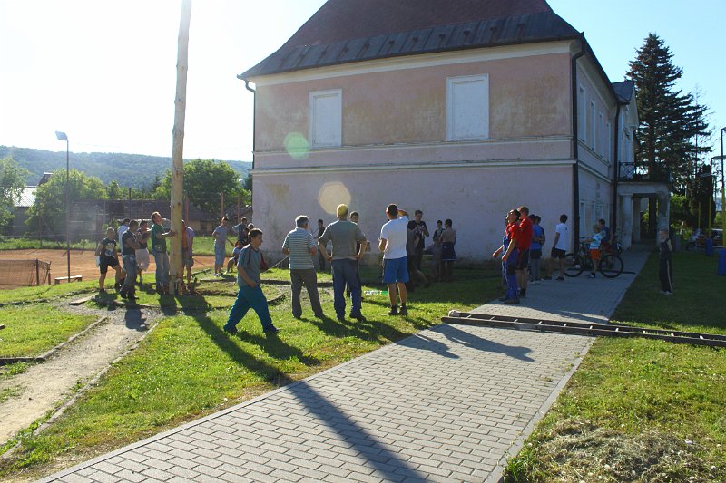 Stavanie maja (50).JPG